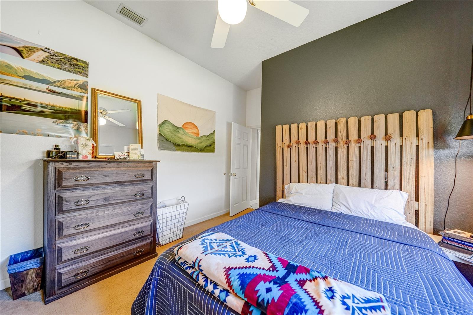 VOSS OAKS - Residential