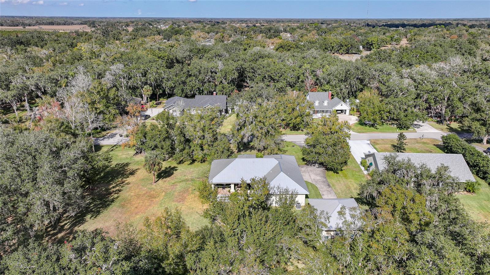 VOSS OAKS - Residential