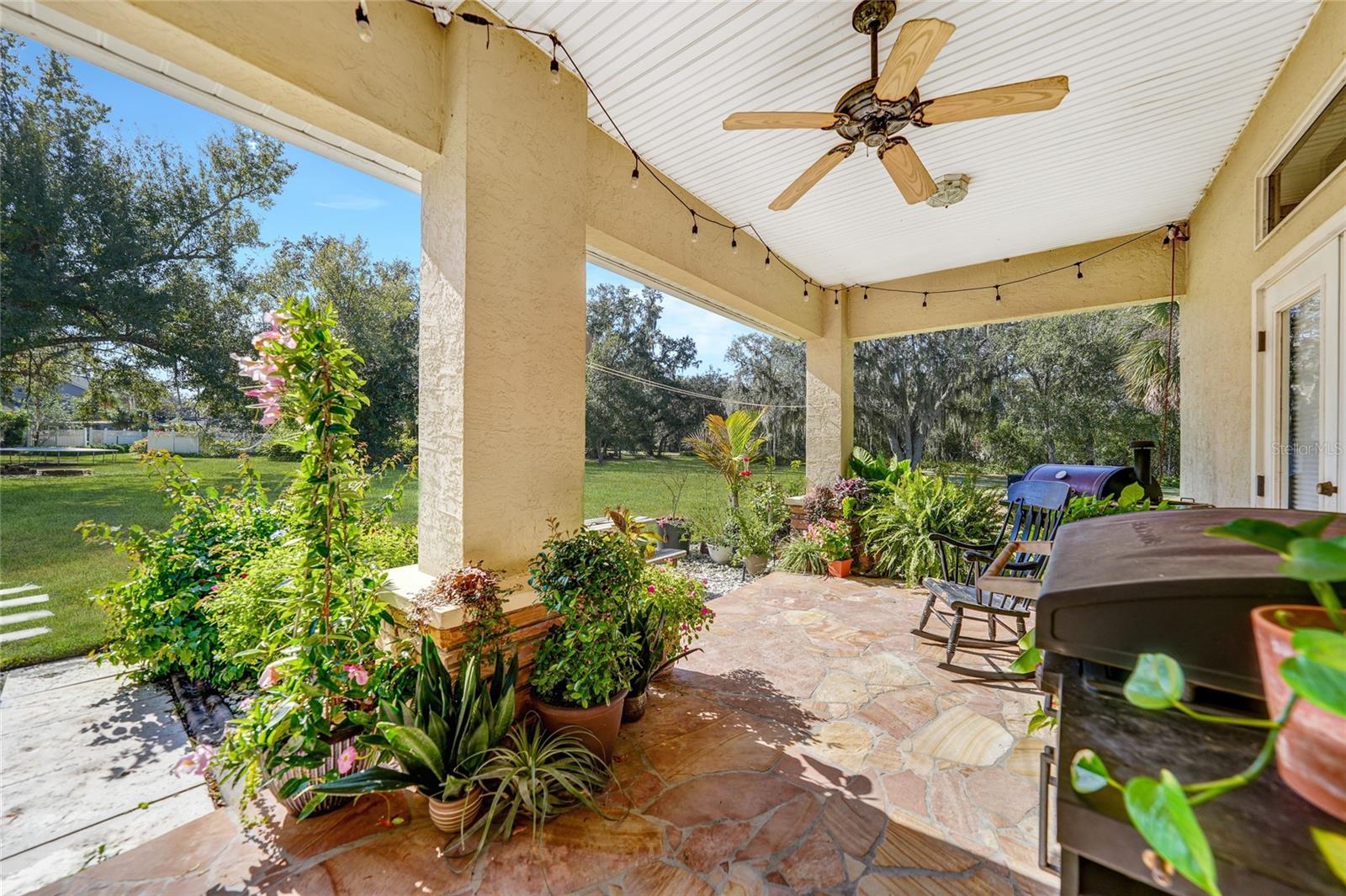 VOSS OAKS - Residential