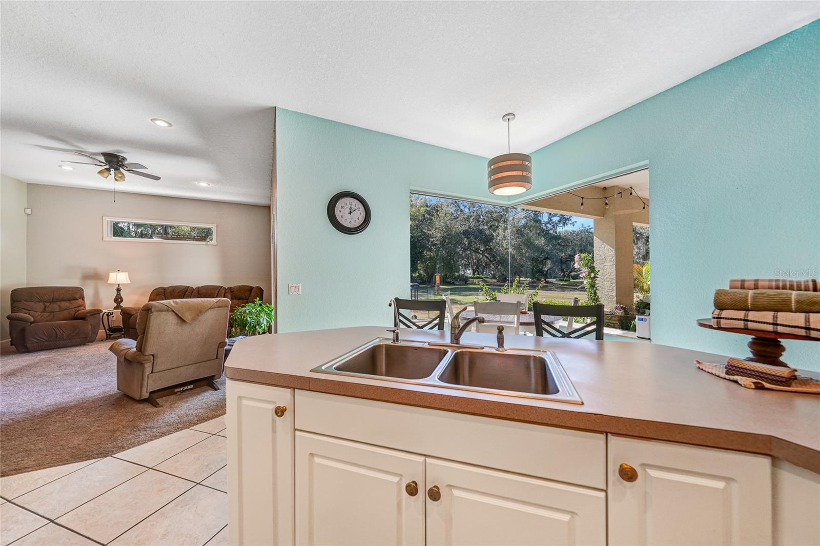 VOSS OAKS - Residential