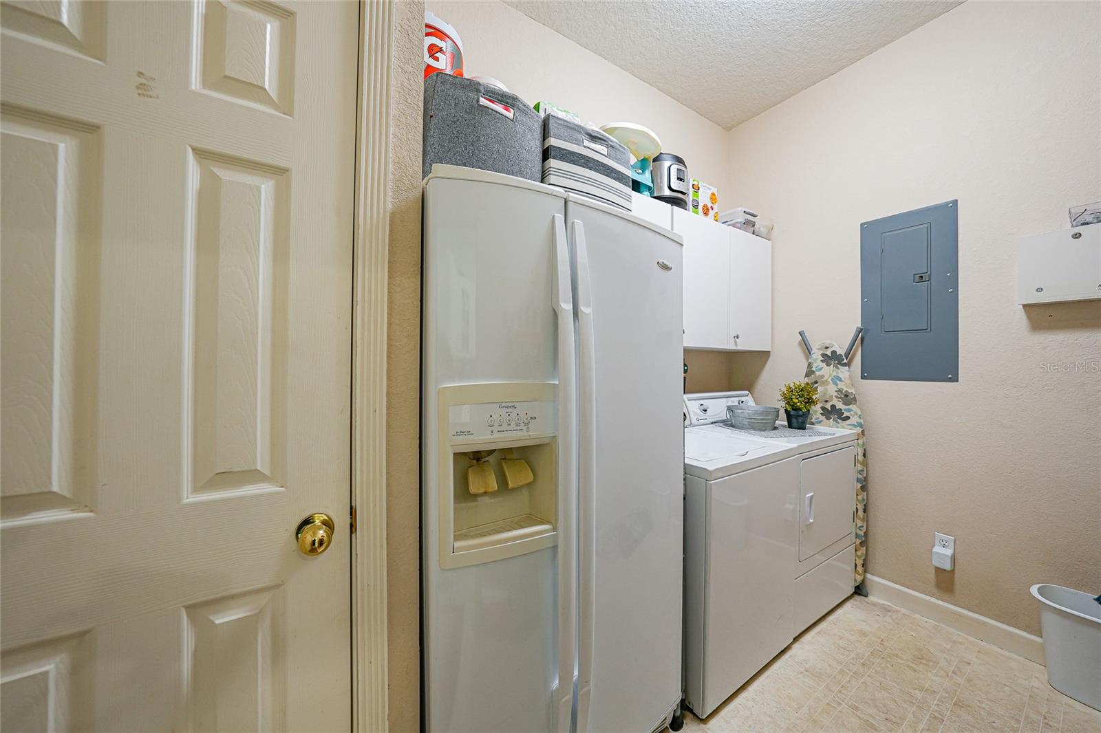 VOSS OAKS - Residential