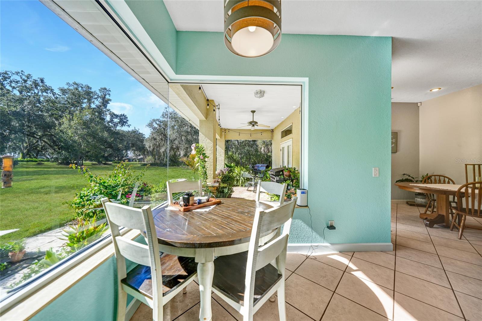 VOSS OAKS - Residential