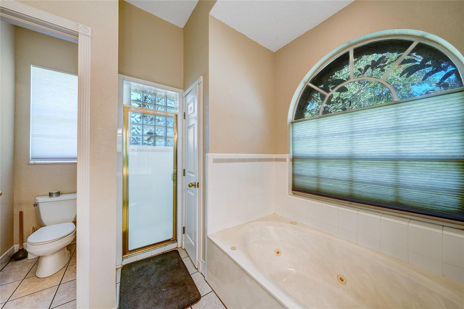 VOSS OAKS - Residential