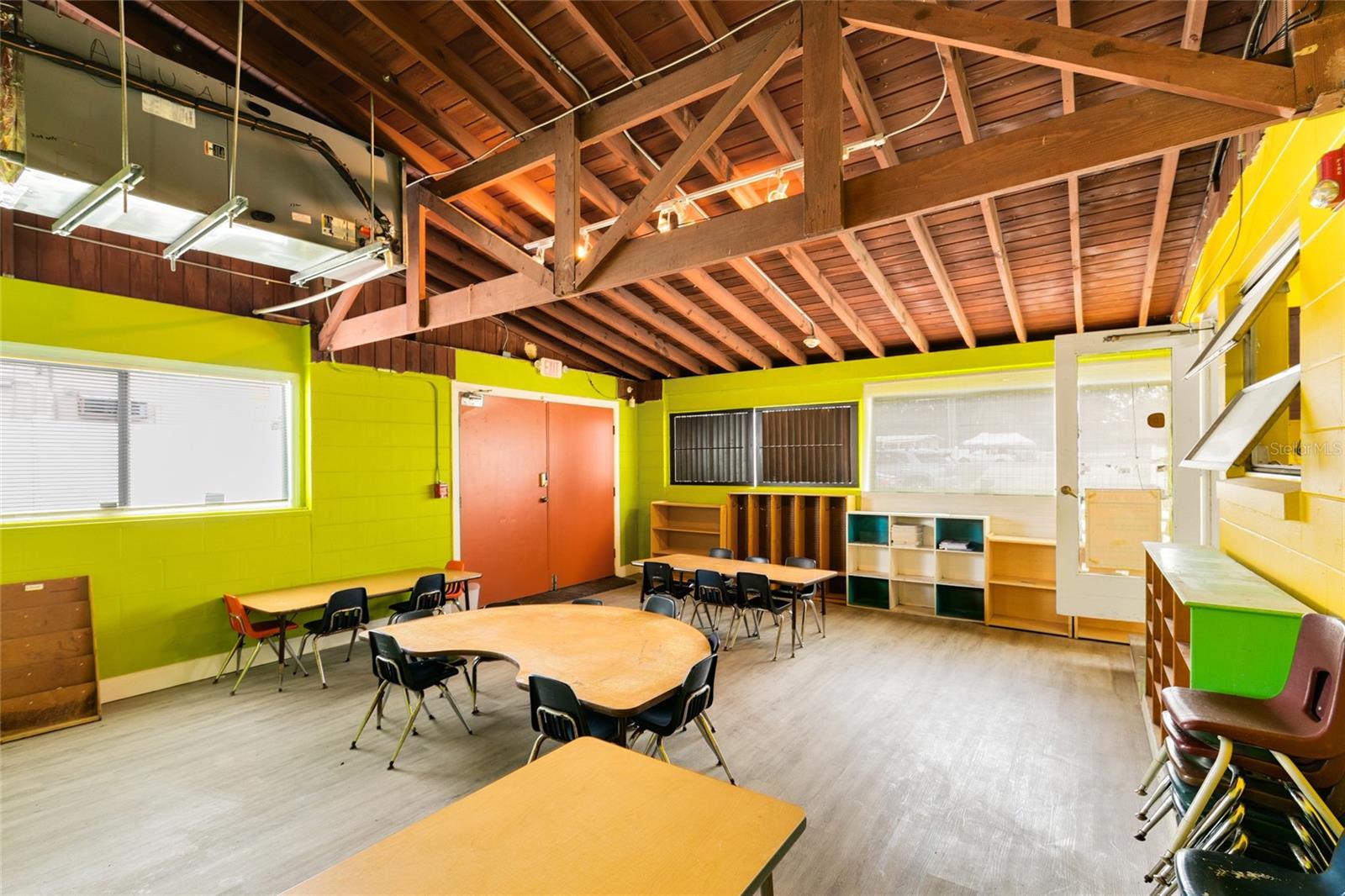 MONTOVALLO - Commercial Sale