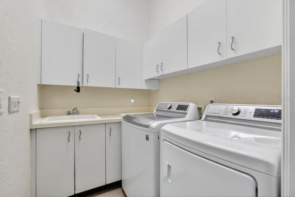 PELICAN BAY ESTATES AT SKIMMER POINT PH I - Residential