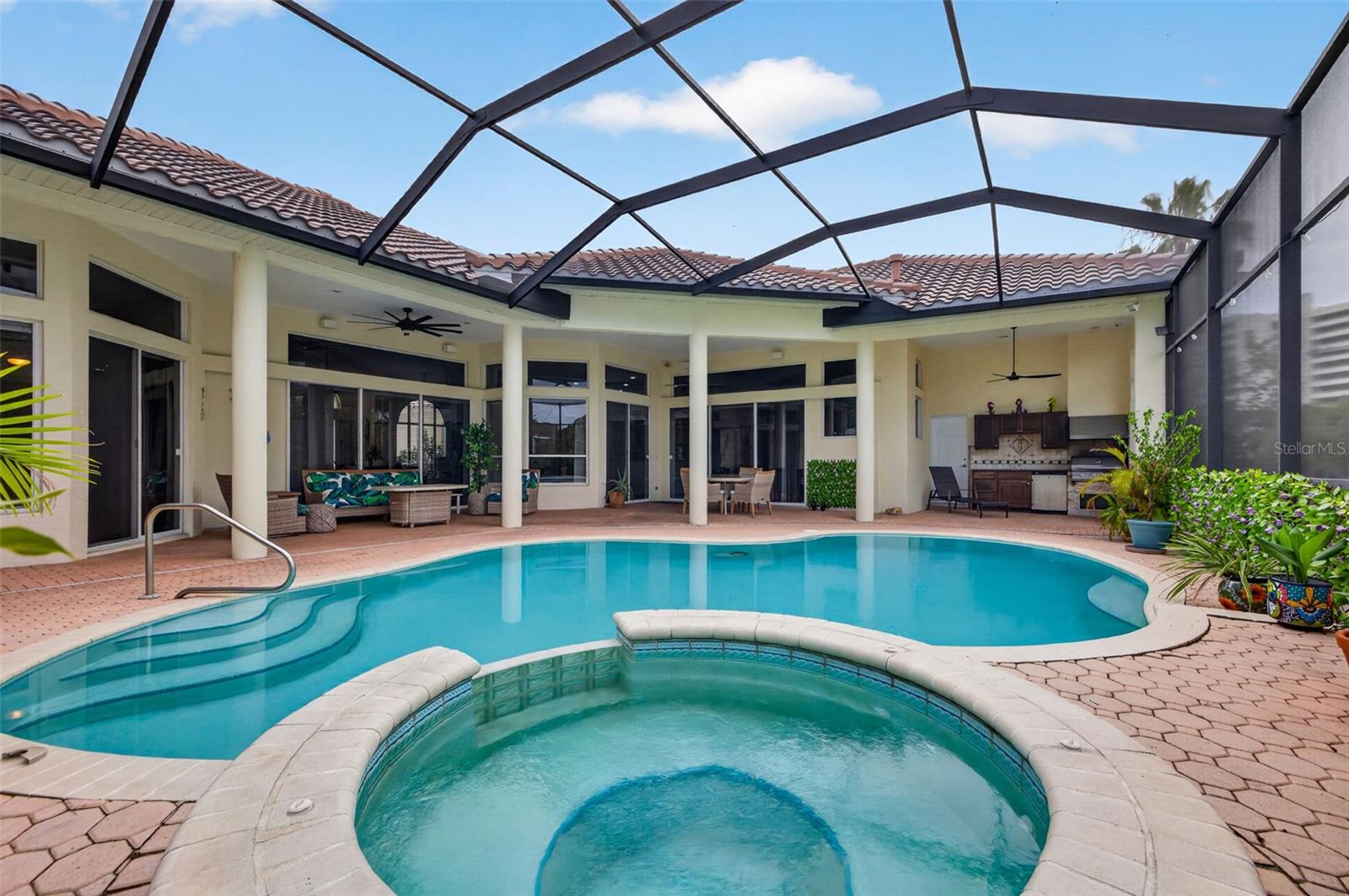 PELICAN BAY ESTATES AT SKIMMER POINT PH I - Residential