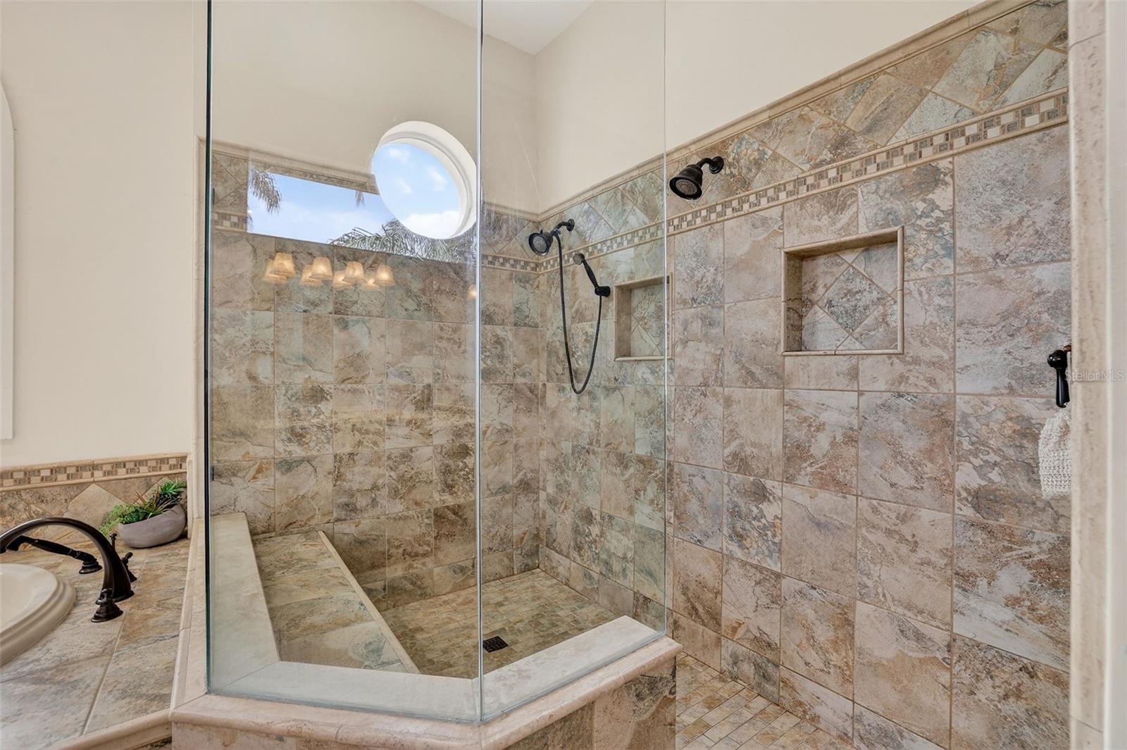 PELICAN BAY ESTATES AT SKIMMER POINT PH I - Residential
