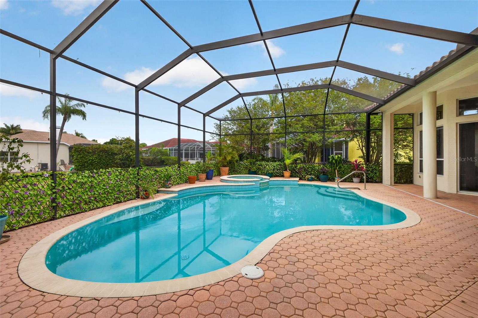 PELICAN BAY ESTATES AT SKIMMER POINT PH I - Residential