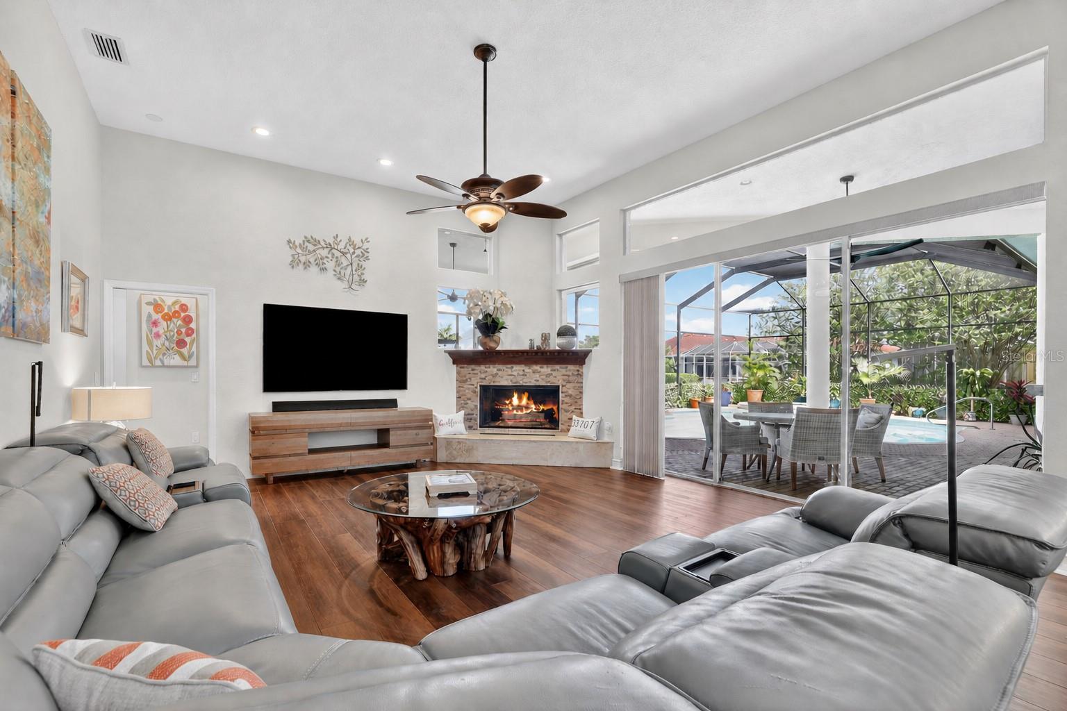 PELICAN BAY ESTATES AT SKIMMER POINT PH I - Residential
