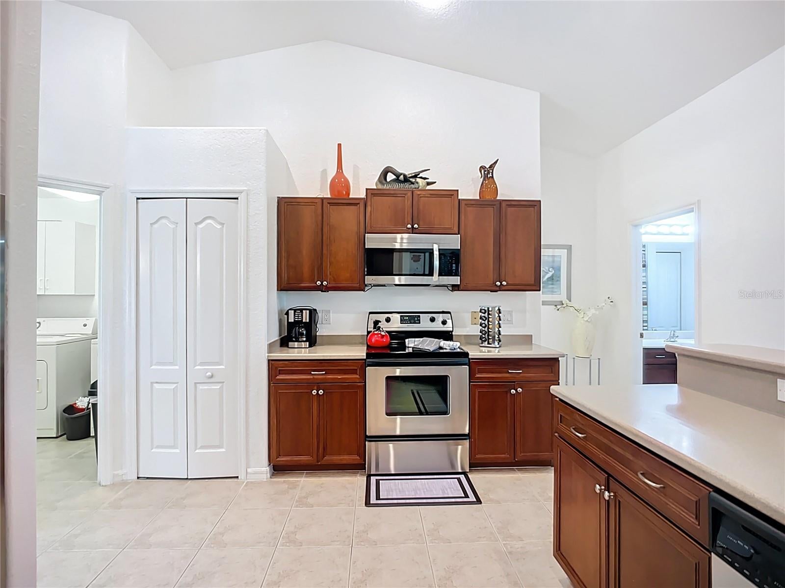 ROTONDA WEST LONG MEADOW - Residential Lease