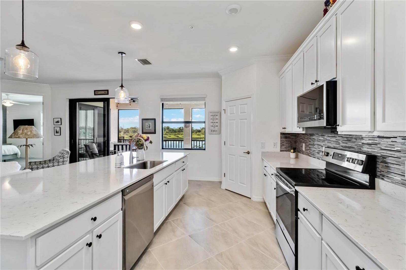 SARASOTA NATIONAL - Residential