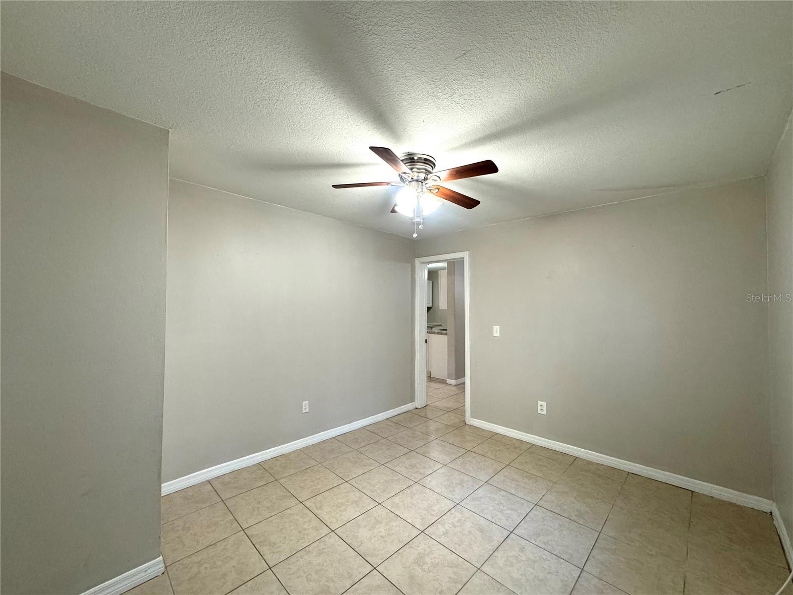 VOLUSIA CO ABST TITLE & INV CO RESUB BLK 18 - Residential Lease