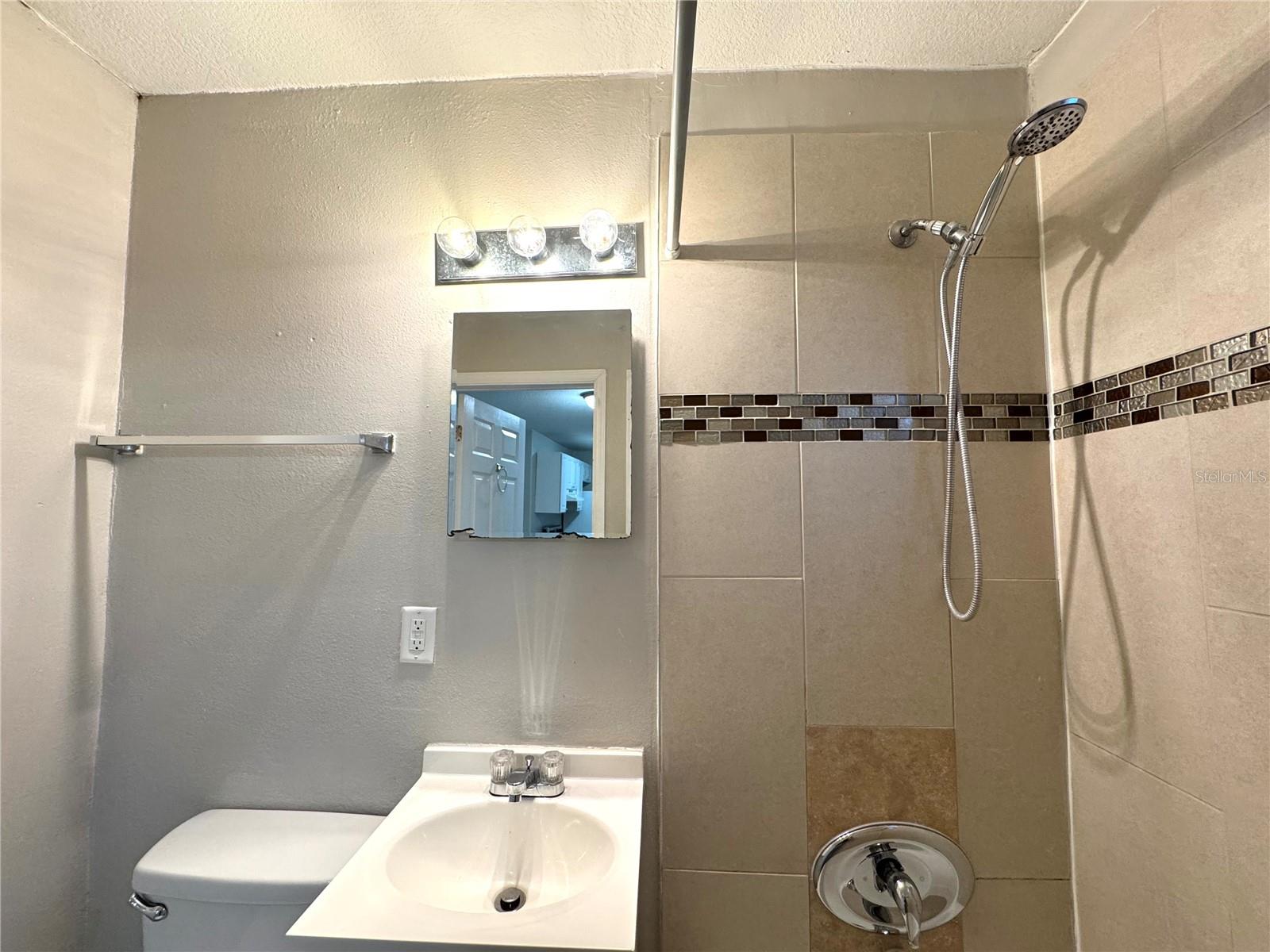 VOLUSIA CO ABST TITLE & INV CO RESUB BLK 18 - Residential Lease