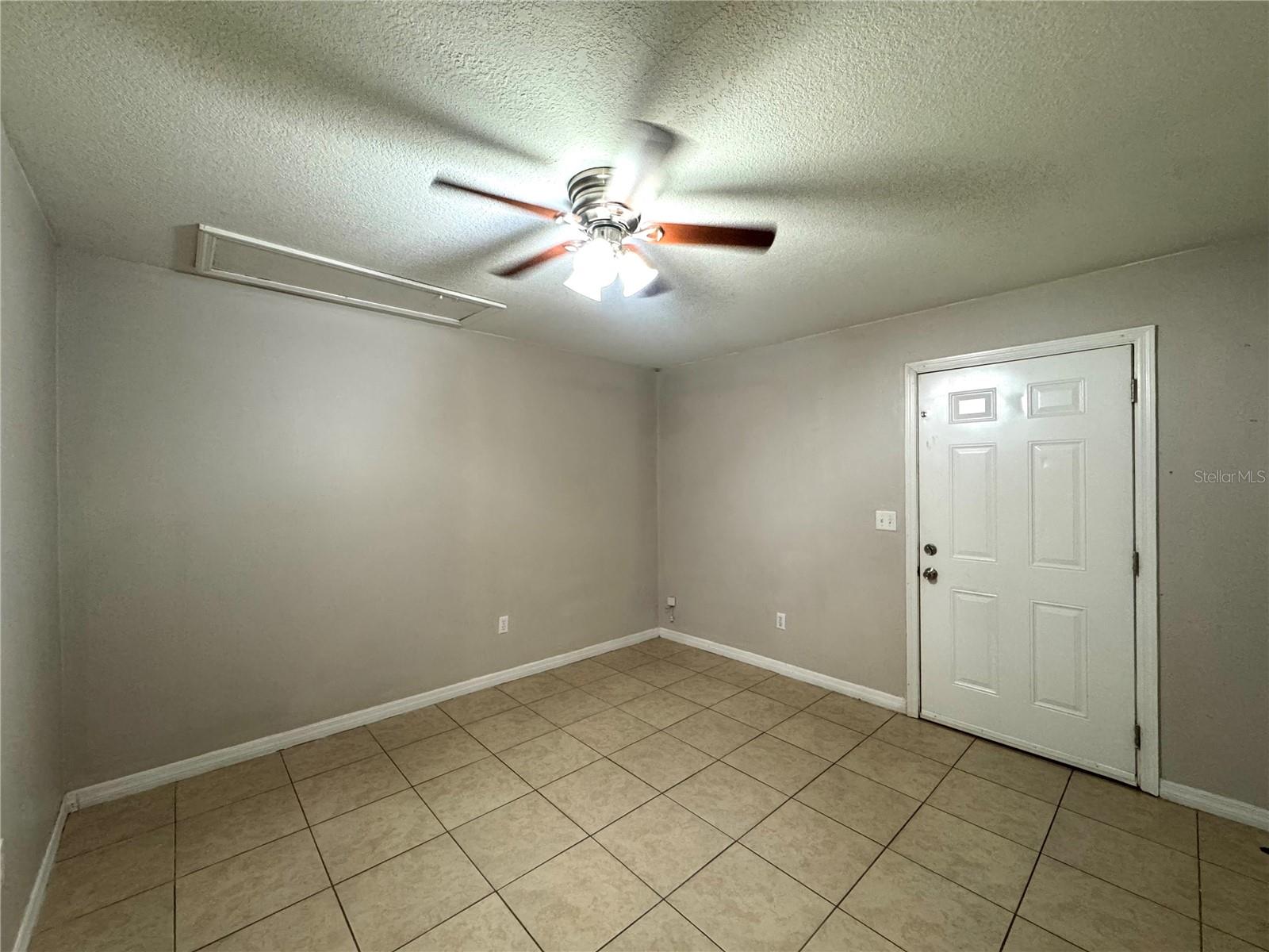 VOLUSIA CO ABST TITLE & INV CO RESUB BLK 18 - Residential Lease