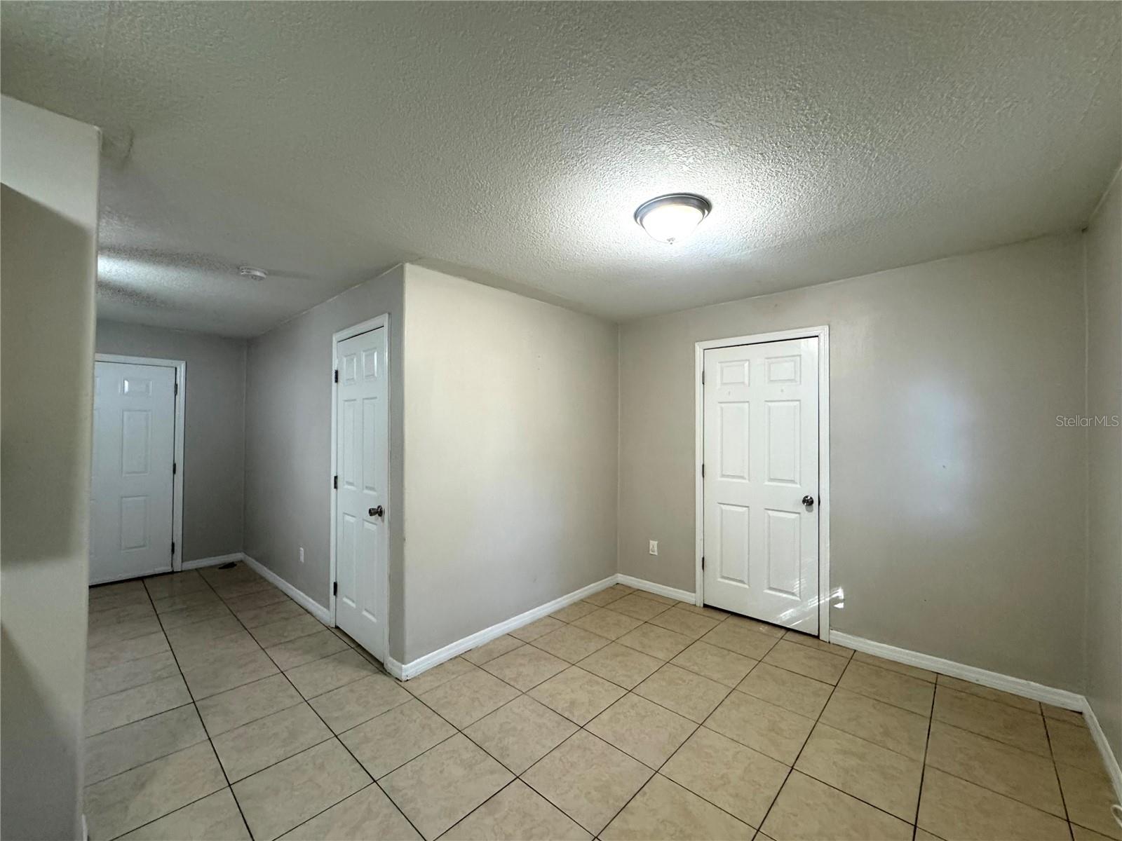 VOLUSIA CO ABST TITLE & INV CO RESUB BLK 18 - Residential Lease