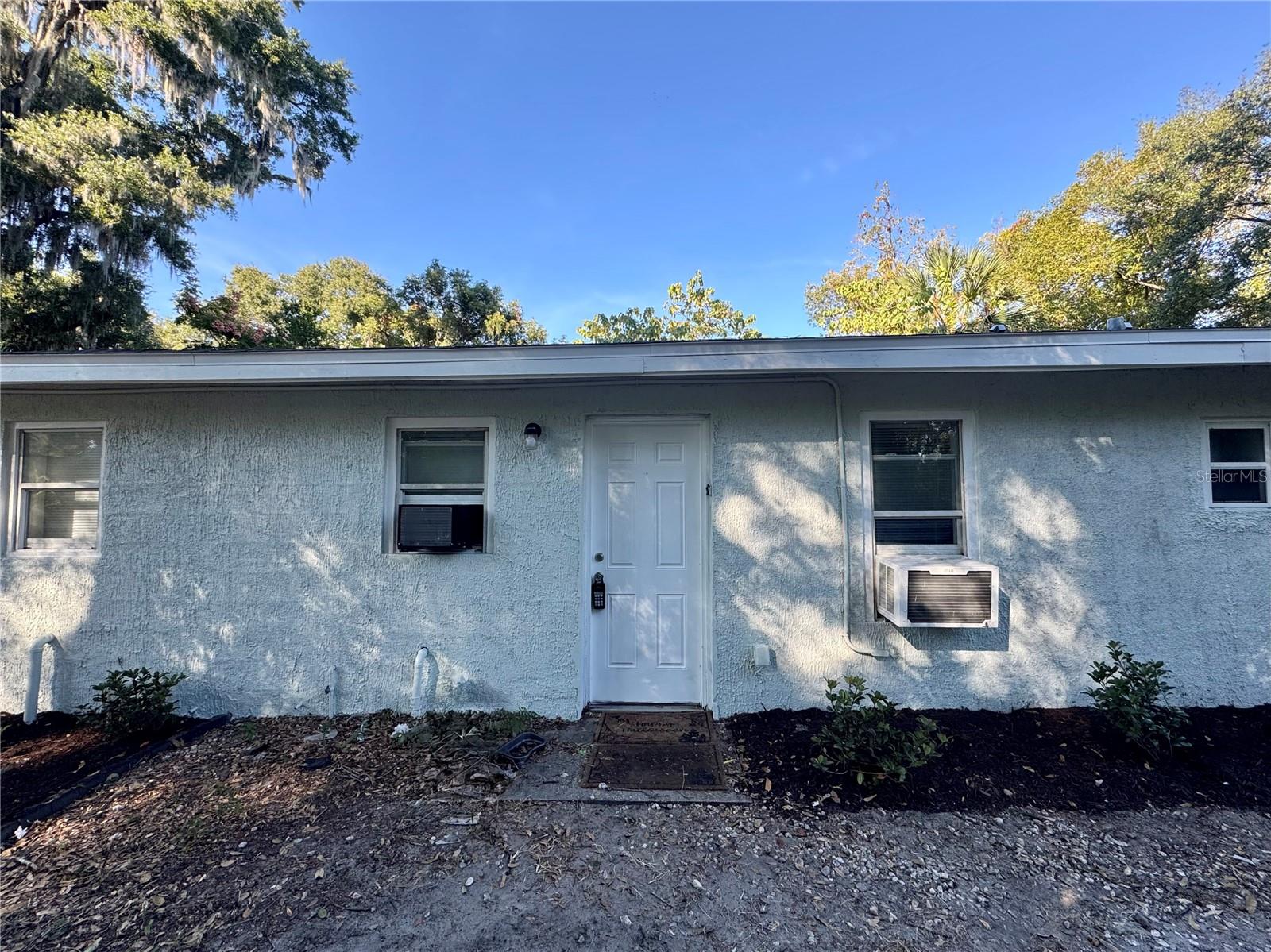 VOLUSIA CO ABST TITLE & INV CO RESUB BLK 18 - Residential Lease