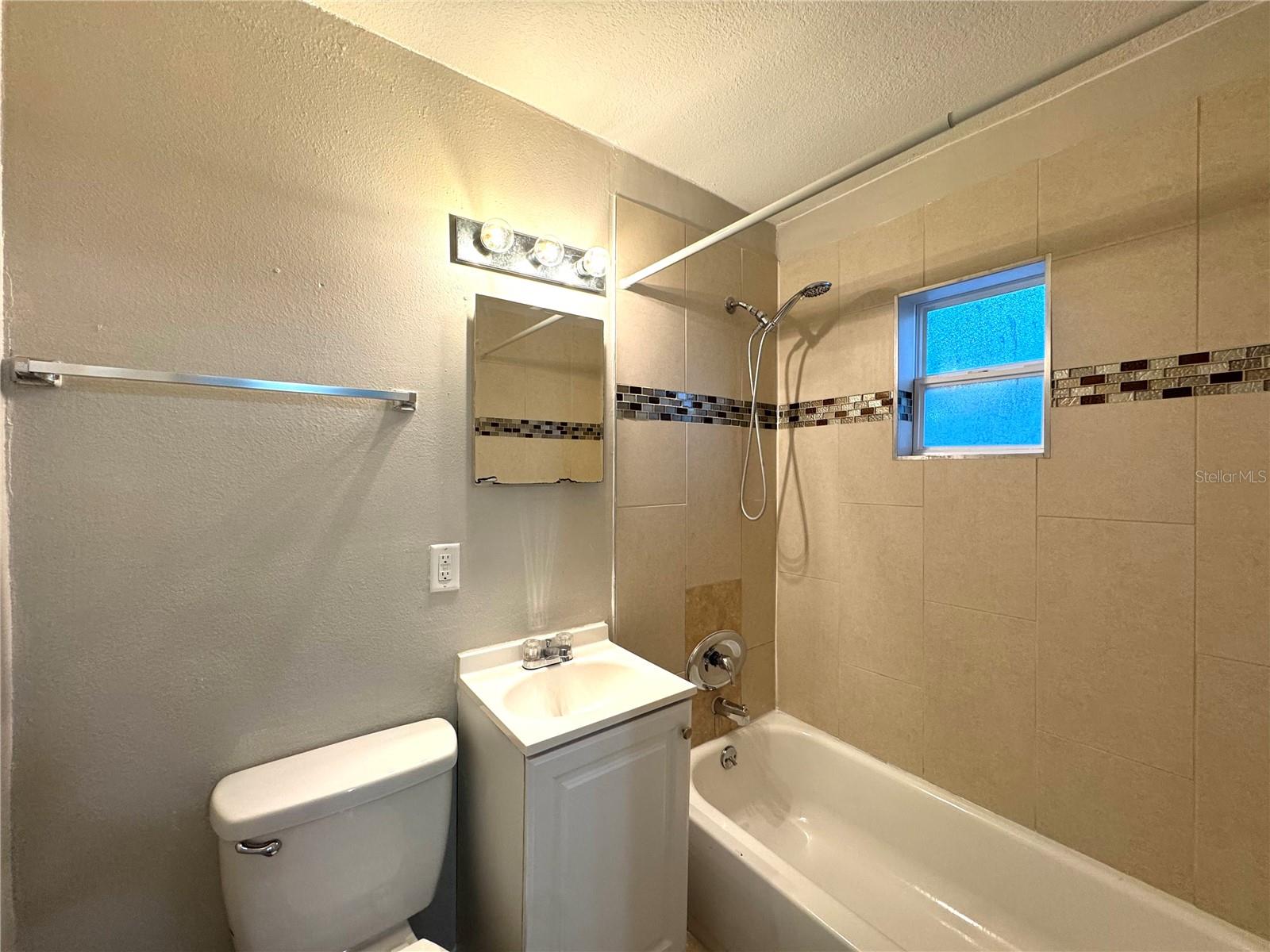 VOLUSIA CO ABST TITLE & INV CO RESUB BLK 18 - Residential Lease