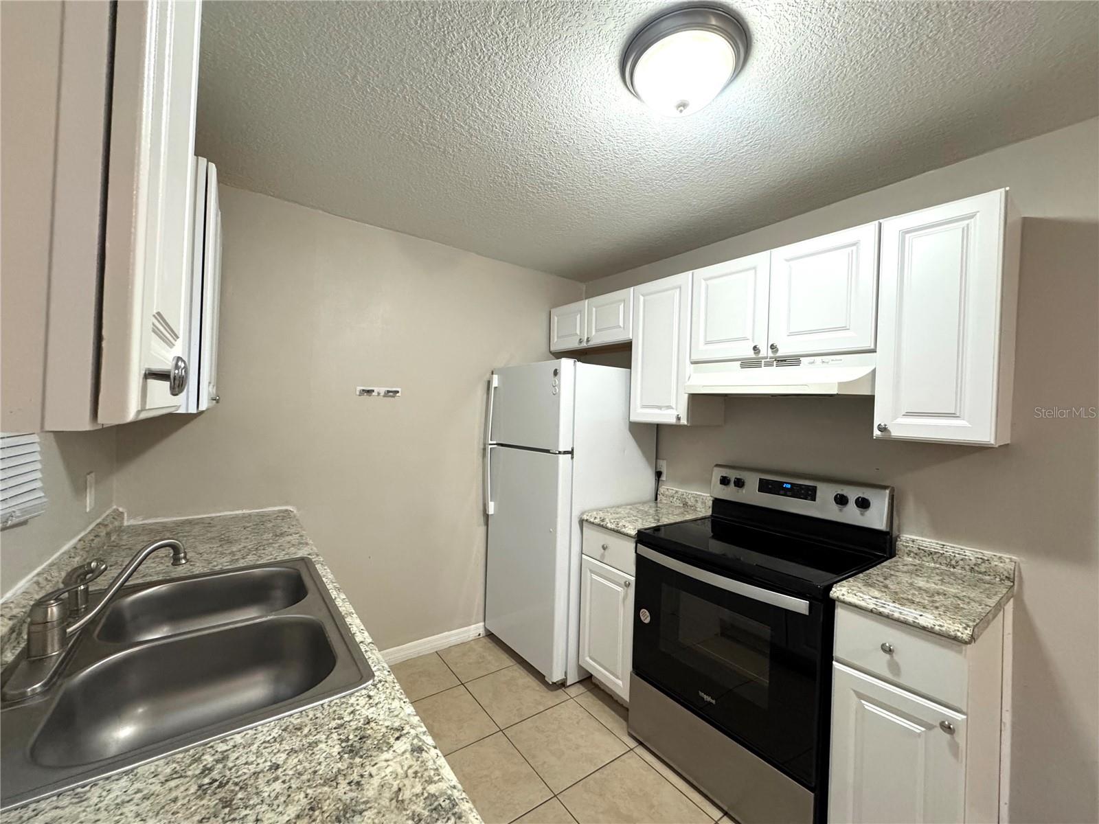 VOLUSIA CO ABST TITLE & INV CO RESUB BLK 18 - Residential Lease