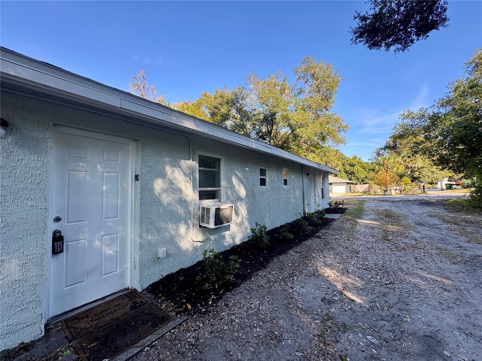 VOLUSIA CO ABST TITLE & INV CO RESUB BLK 18 - Residential Lease
