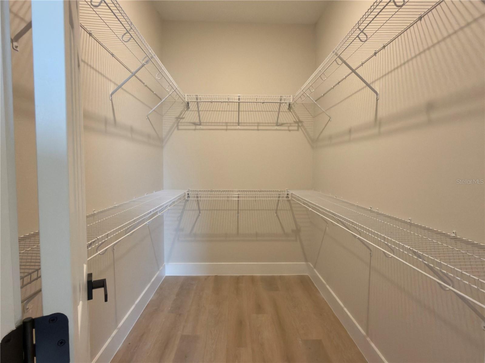 RED-HILL FARMS - Residential