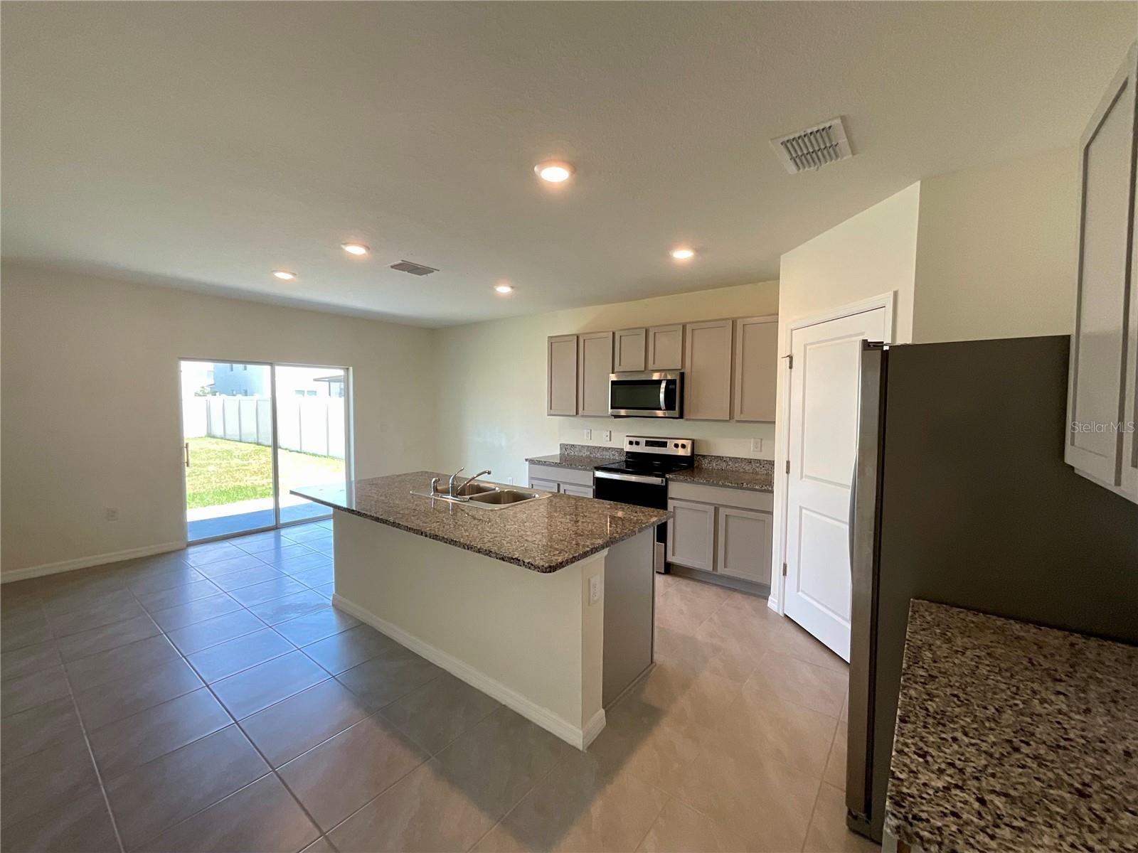 AVALON PARK WEST - Residential