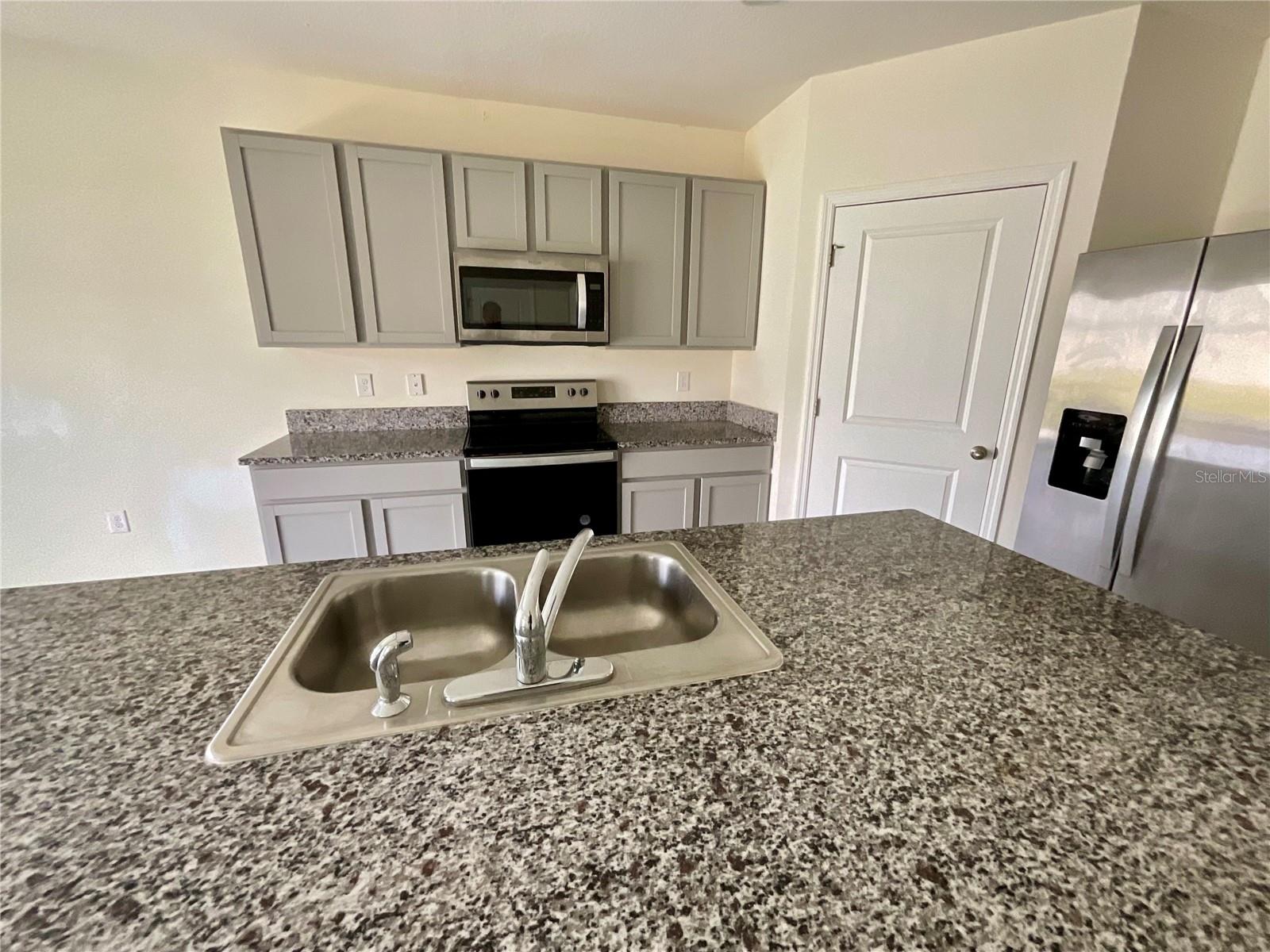 AVALON PARK WEST - Residential