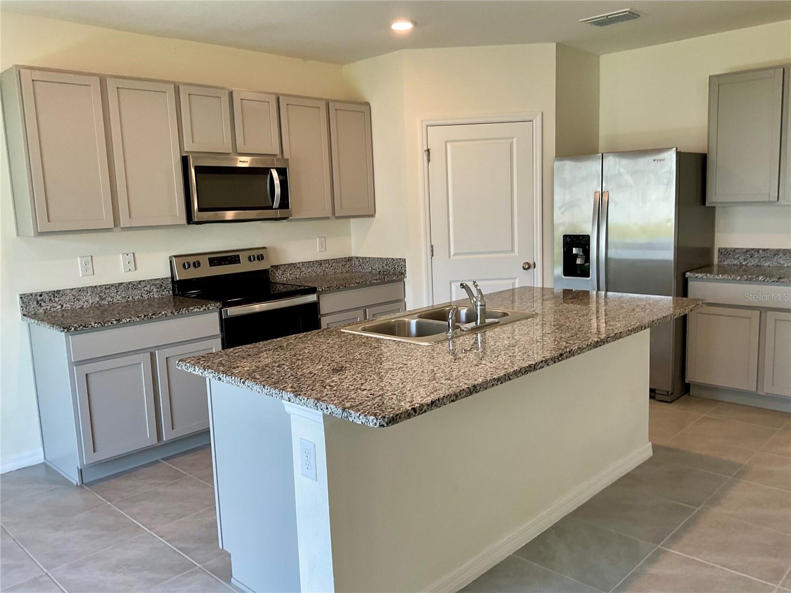 AVALON PARK WEST - Residential