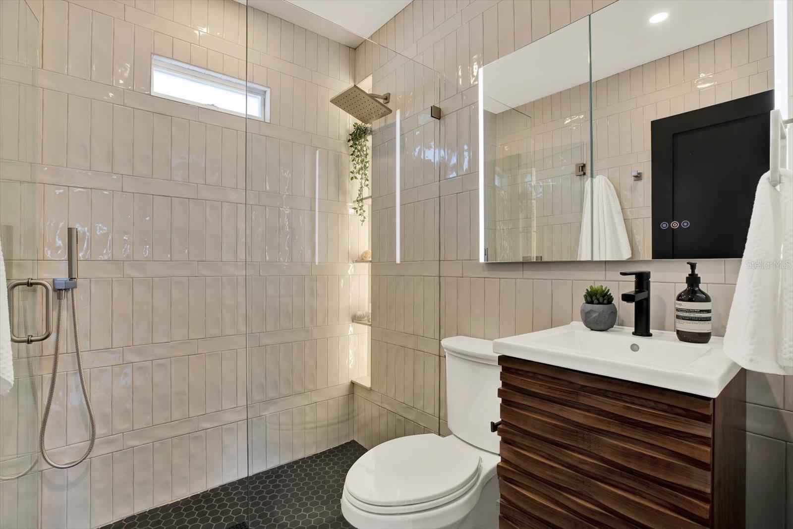 ROUSLYNN - Residential