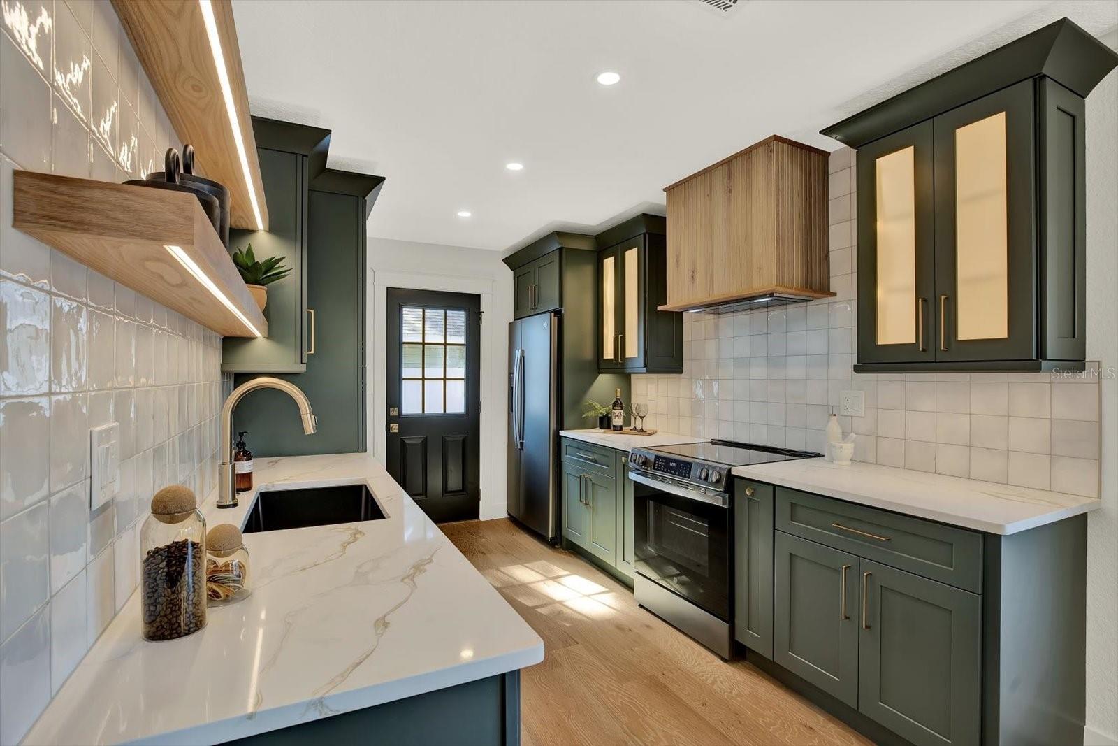 ROUSLYNN - Residential