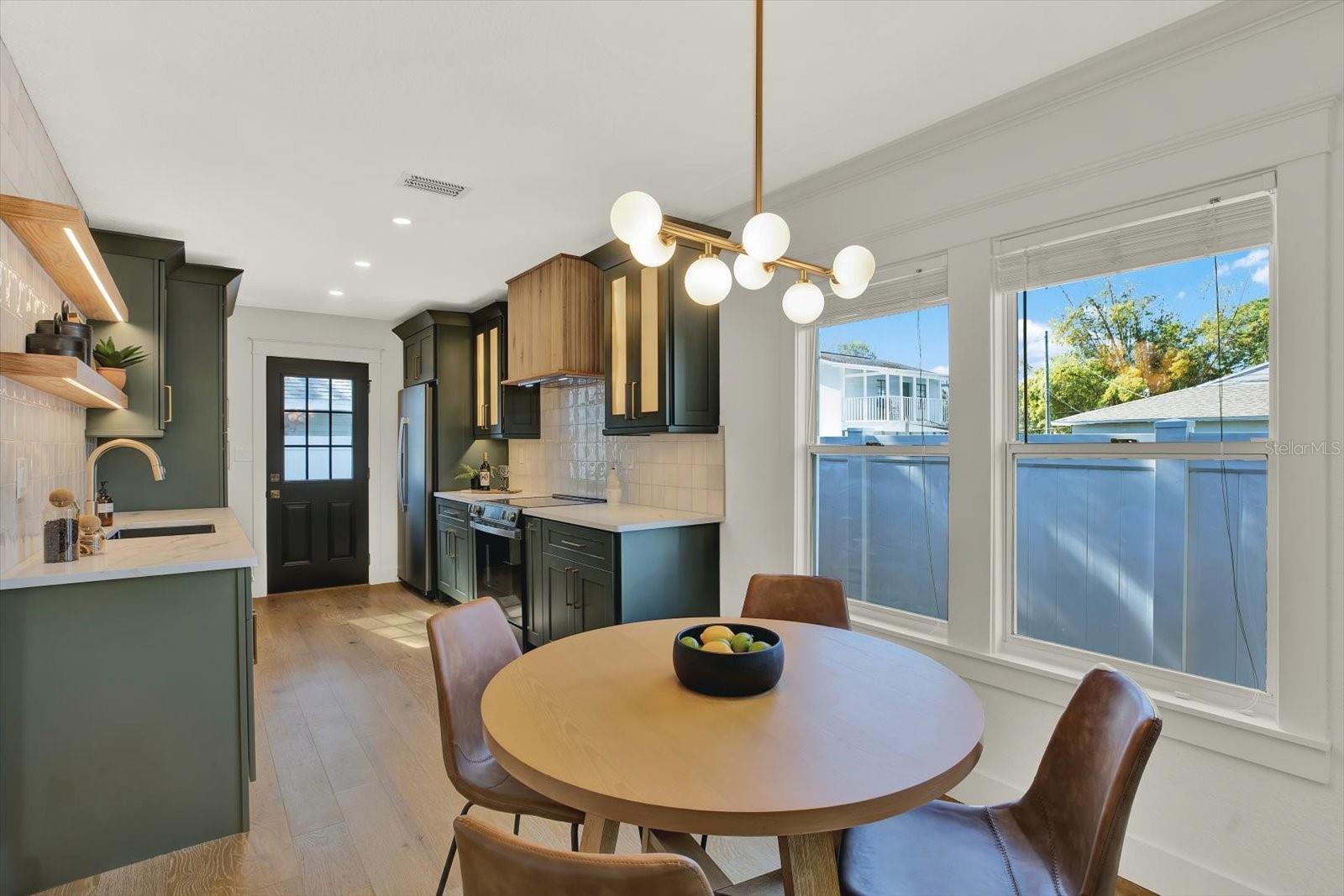 ROUSLYNN - Residential