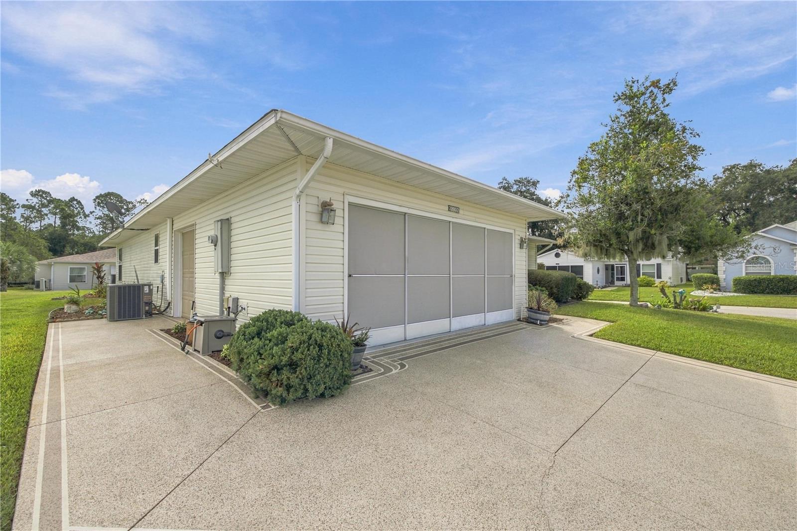 32802 CROOKED OAKS LANE