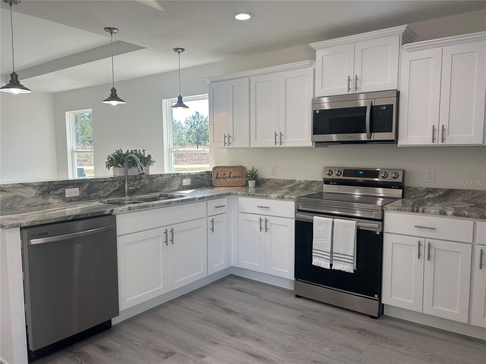 4698 SW ZINNIA COURT