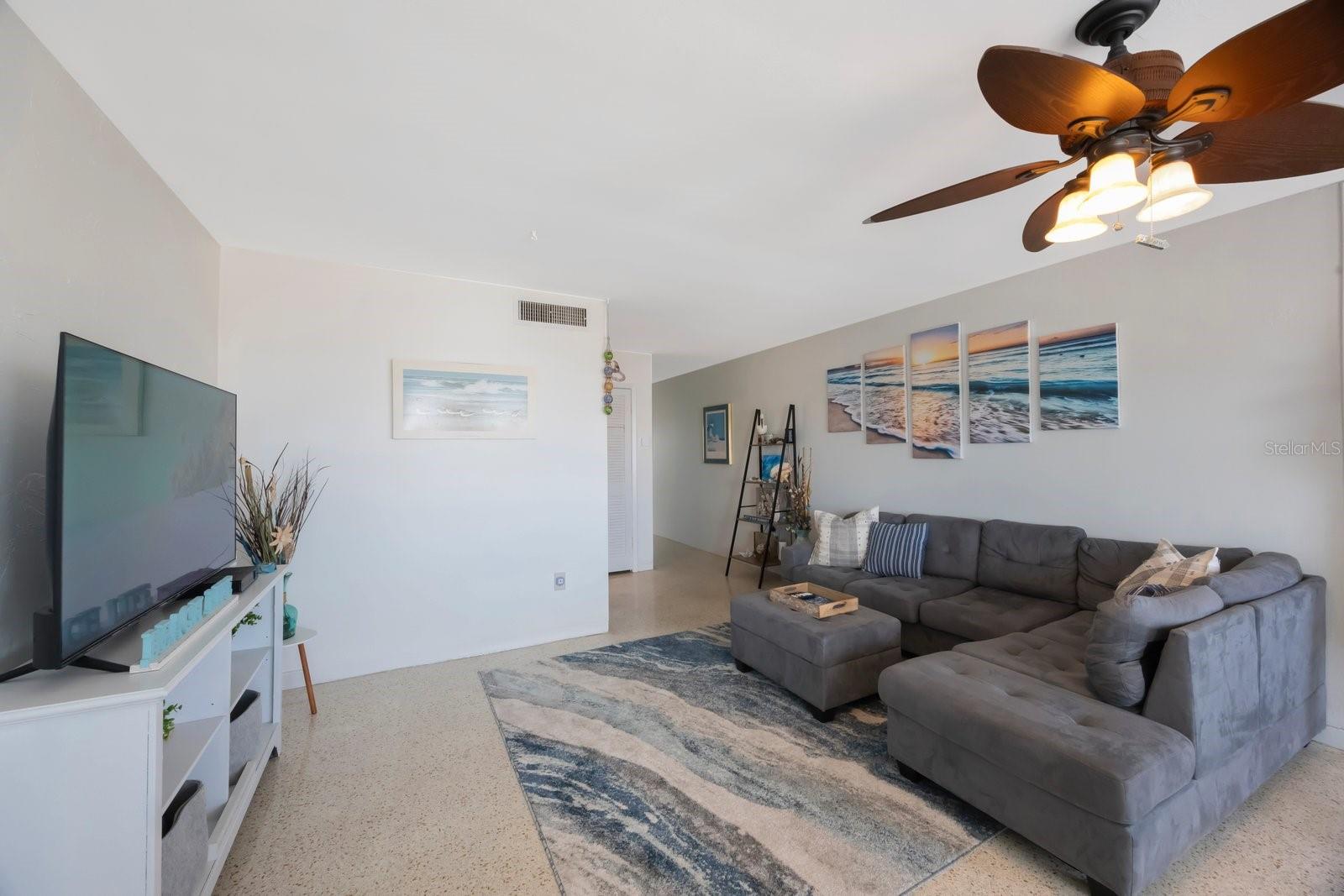 SYLVETTE CONDO - Residential