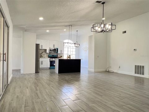 Tiny photo for 10 Hickory Loop, Ocala, FL 34472 (MLS # S5146085)