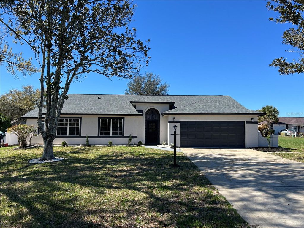 Photo of 10 Hickory Loop, Ocala, FL 34472 (MLS # S5146085)