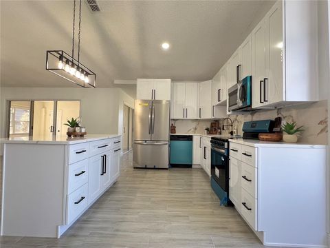 Tiny photo for 10 Hickory Loop, Ocala, FL 34472 (MLS # S5146085)