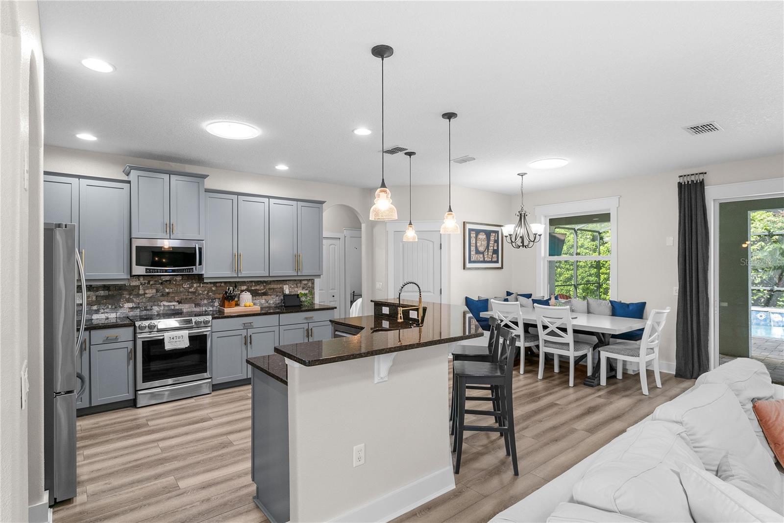 LAKE COVE POINTE PH 2 - Residential