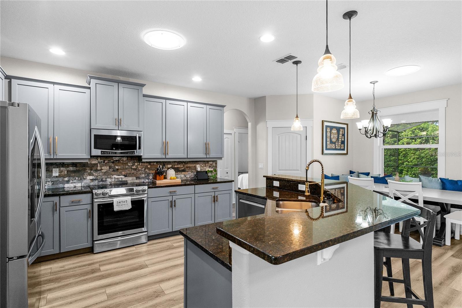 LAKE COVE POINTE PH 2 - Residential