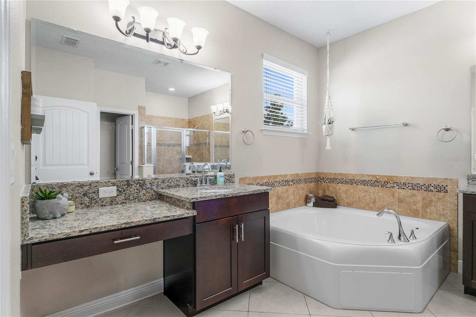 LAKE COVE POINTE PH 2 - Residential