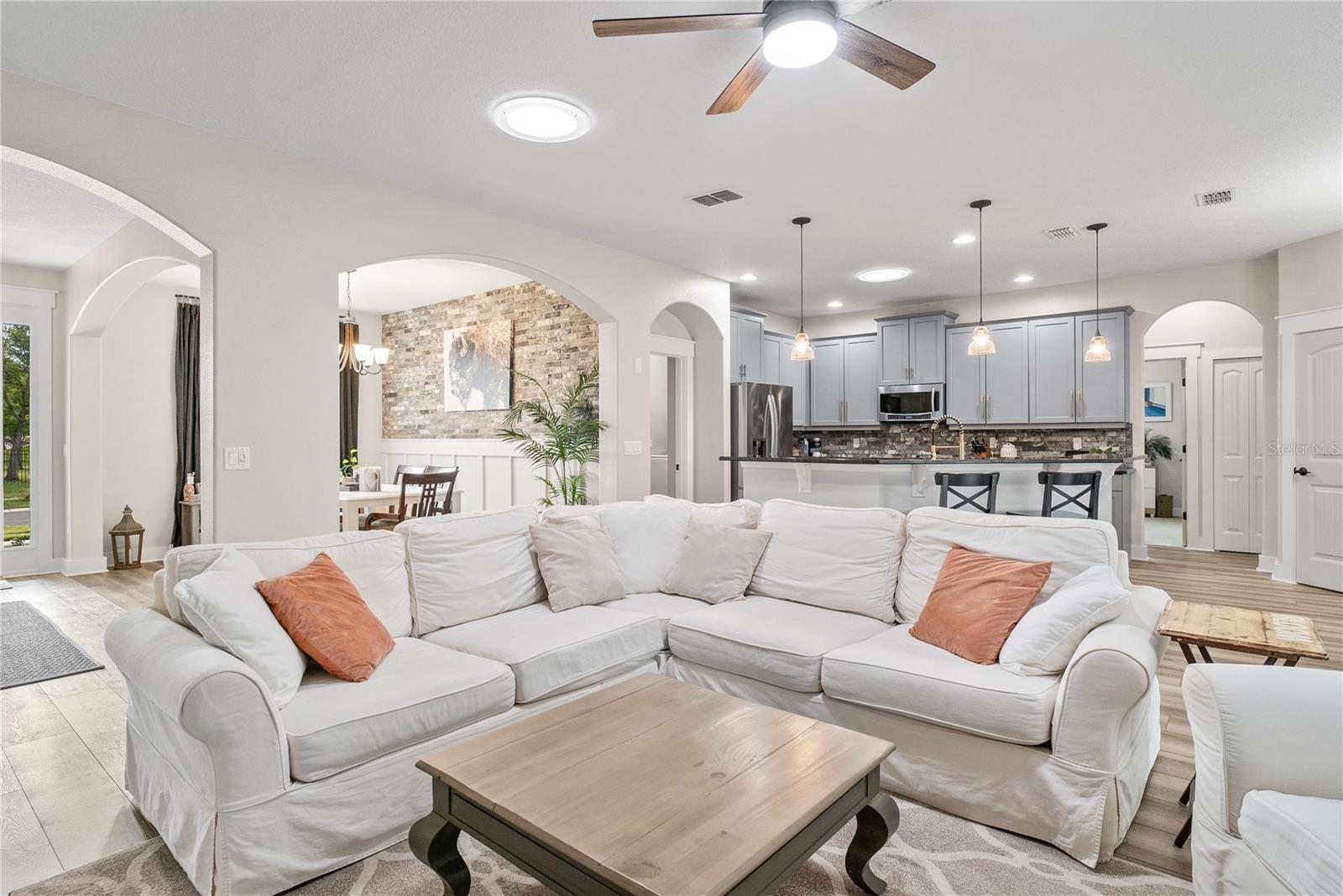 LAKE COVE POINTE PH 2 - Residential