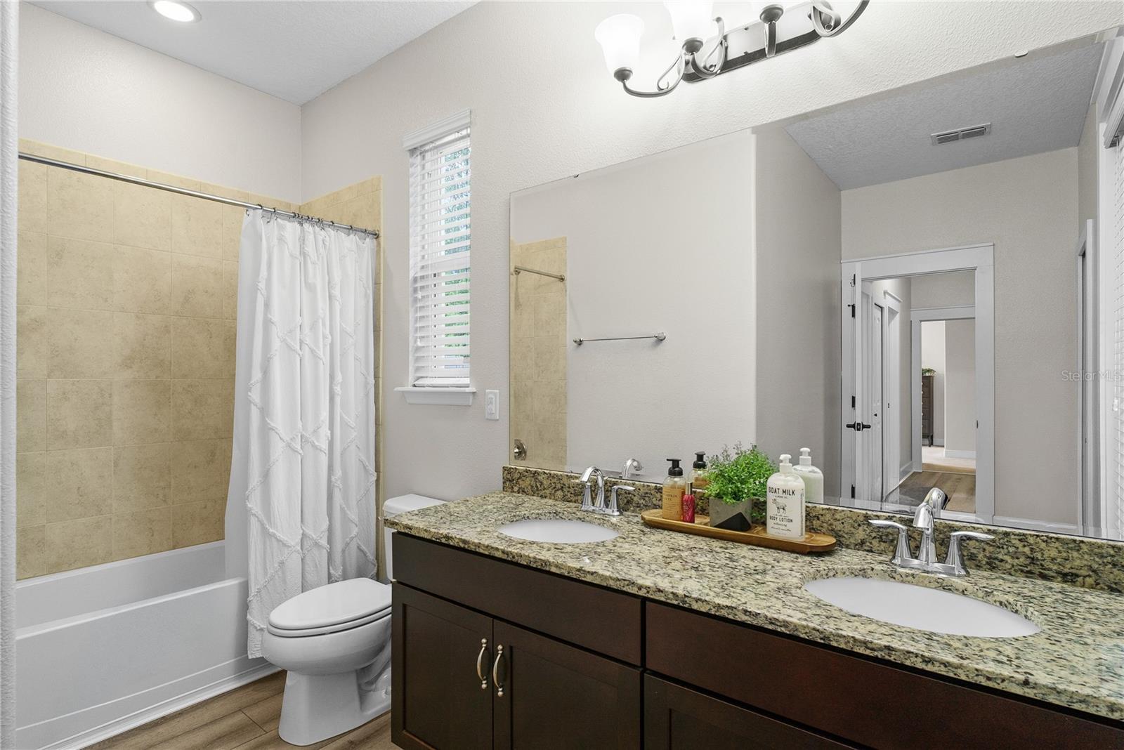 LAKE COVE POINTE PH 2 - Residential