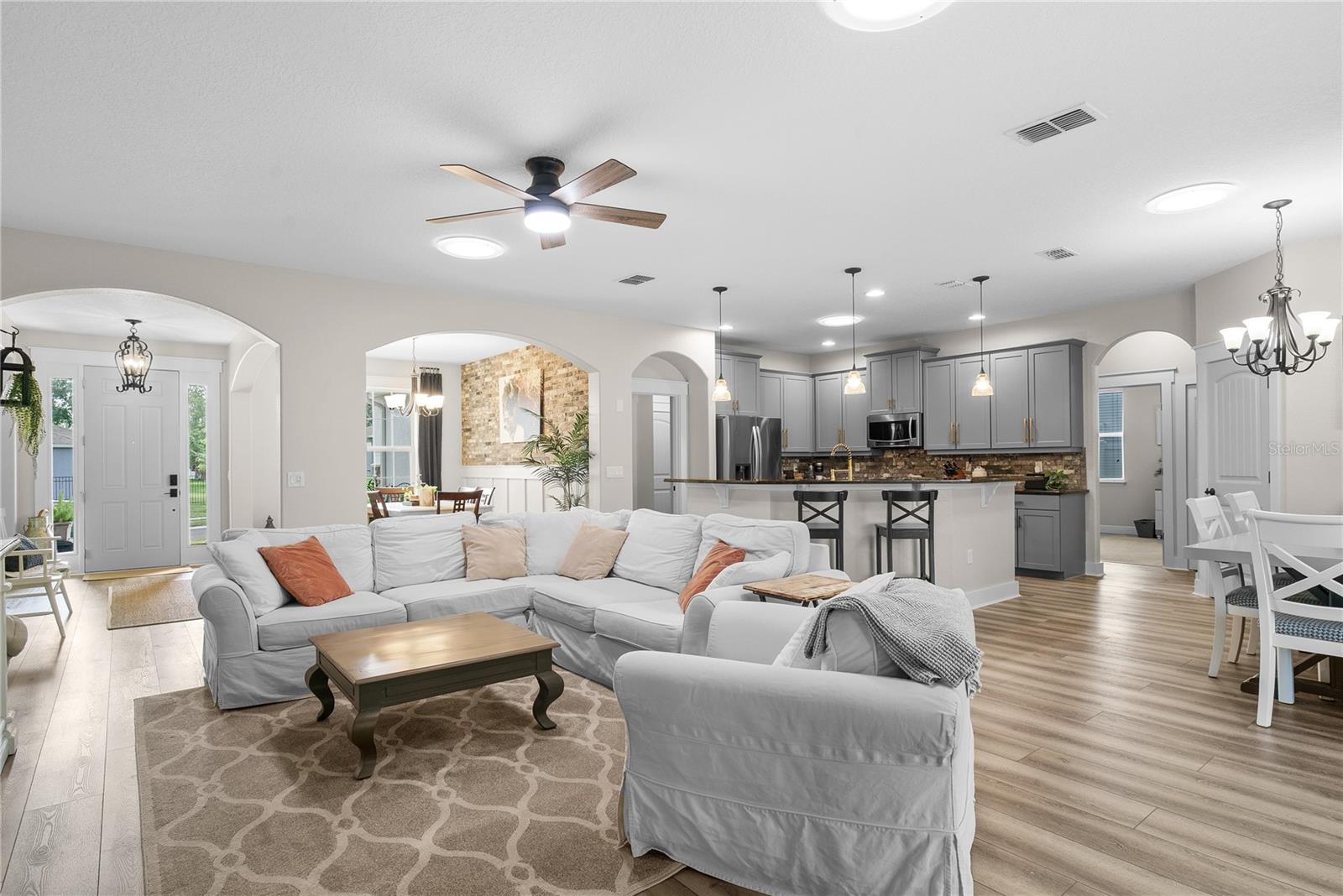 LAKE COVE POINTE PH 2 - Residential