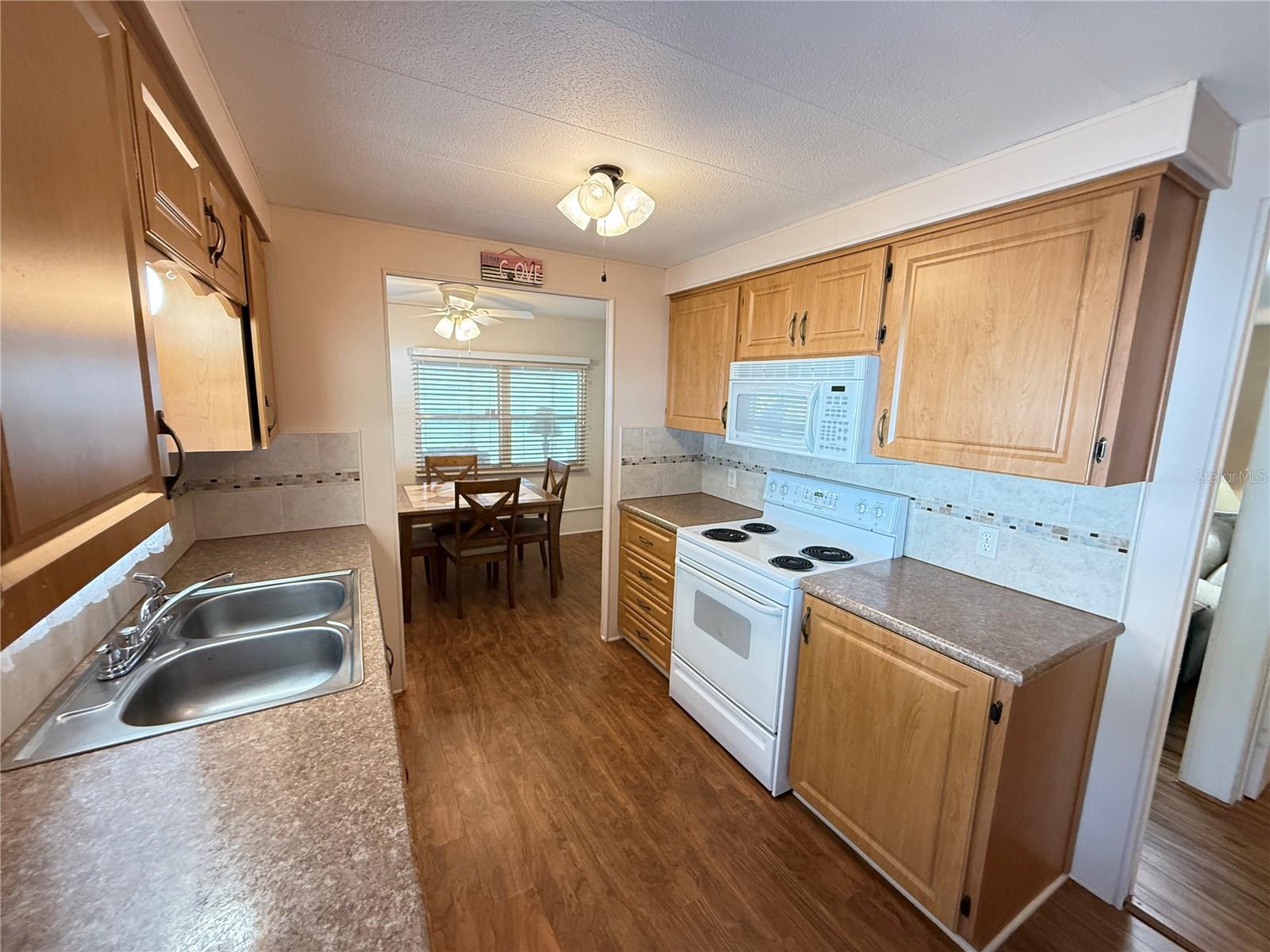 MOBEL AMERICANA MOBILE HOME PARK UNREC - Residential