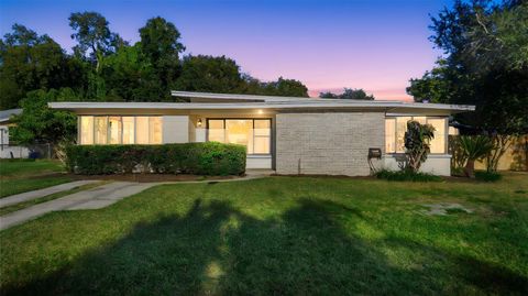 124 W WOODLAND DRIVE SANFORD FL 32773