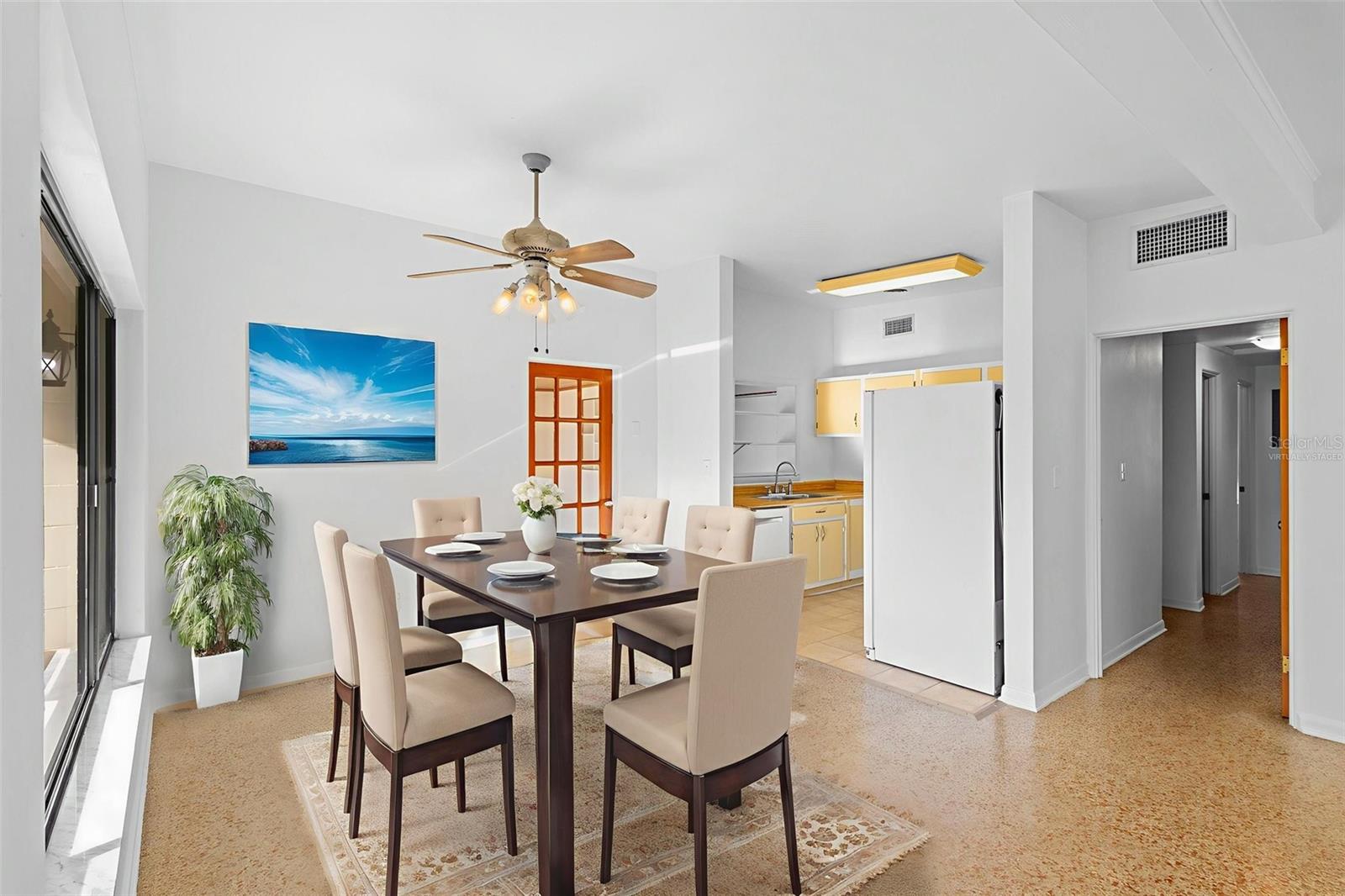 124 W WOODLAND DRIVE