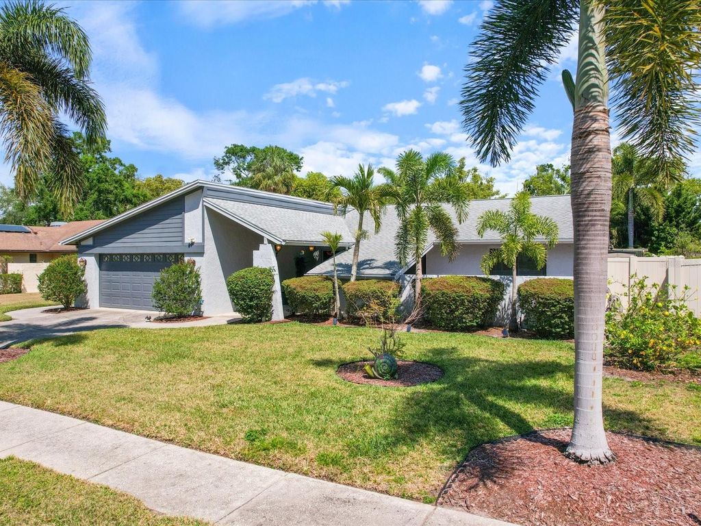 Photo of 8305 Palma Vista Lane, Tampa, FL 33614 (MLS # TB8473312)