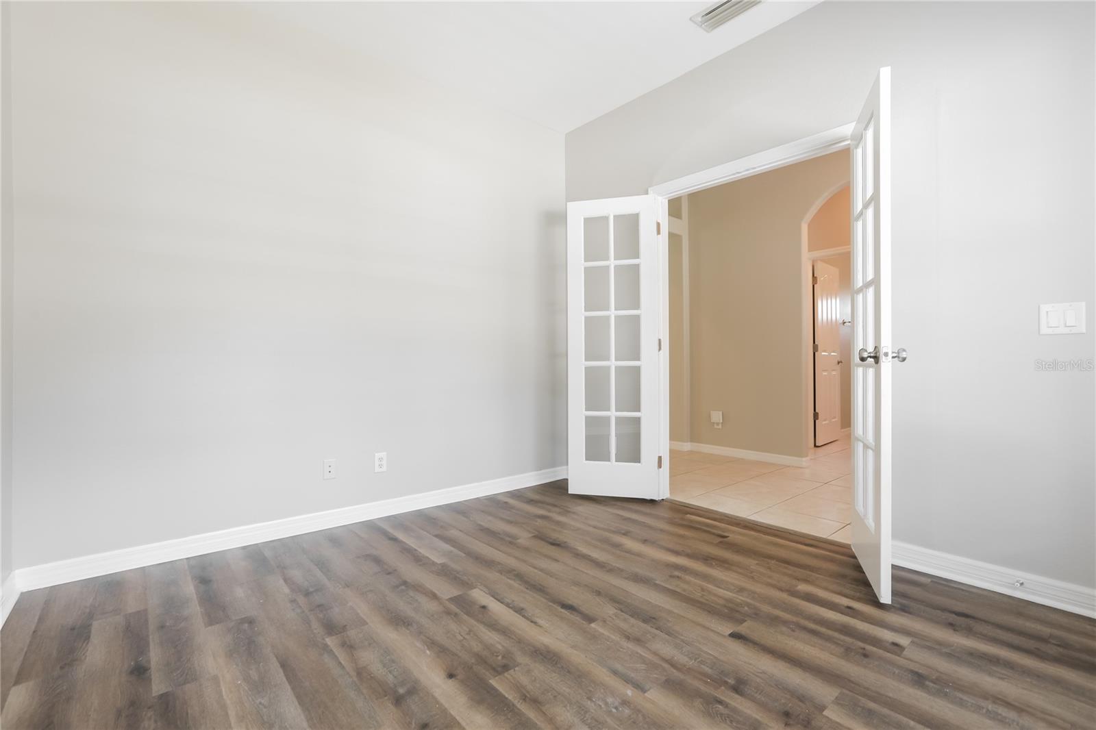 PORT CHARLOTTE SUB 06 - Residential Lease