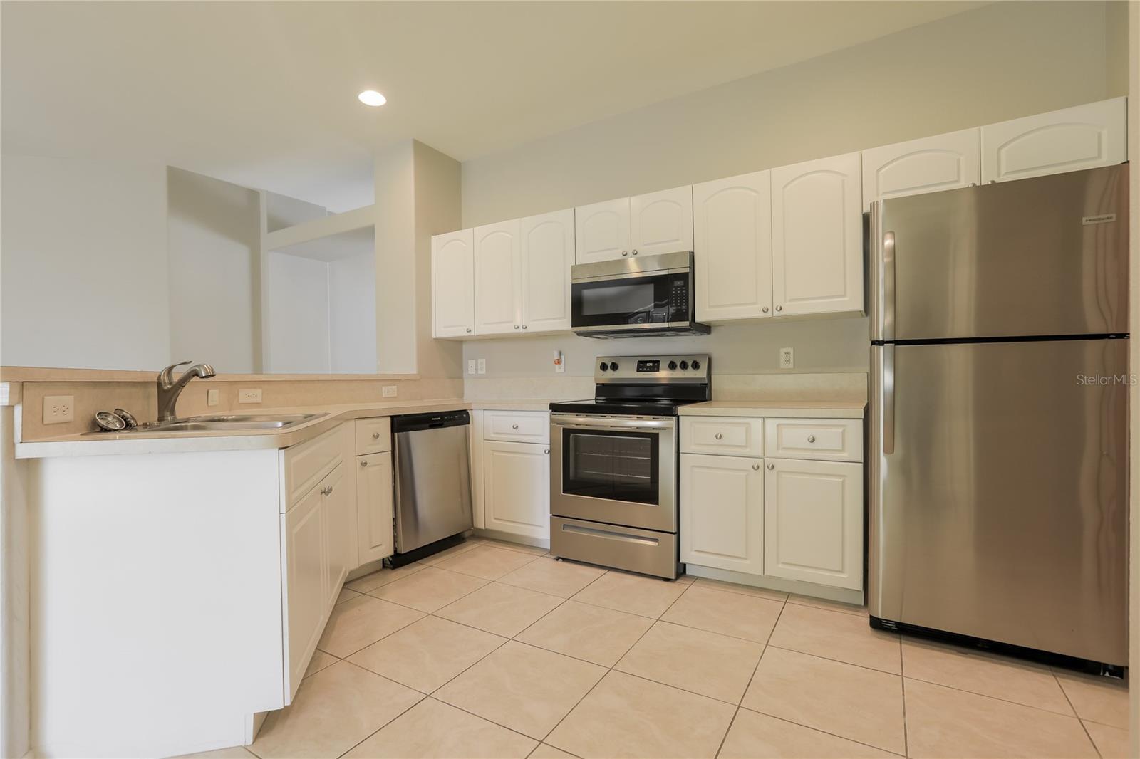 PORT CHARLOTTE SUB 06 - Residential Lease