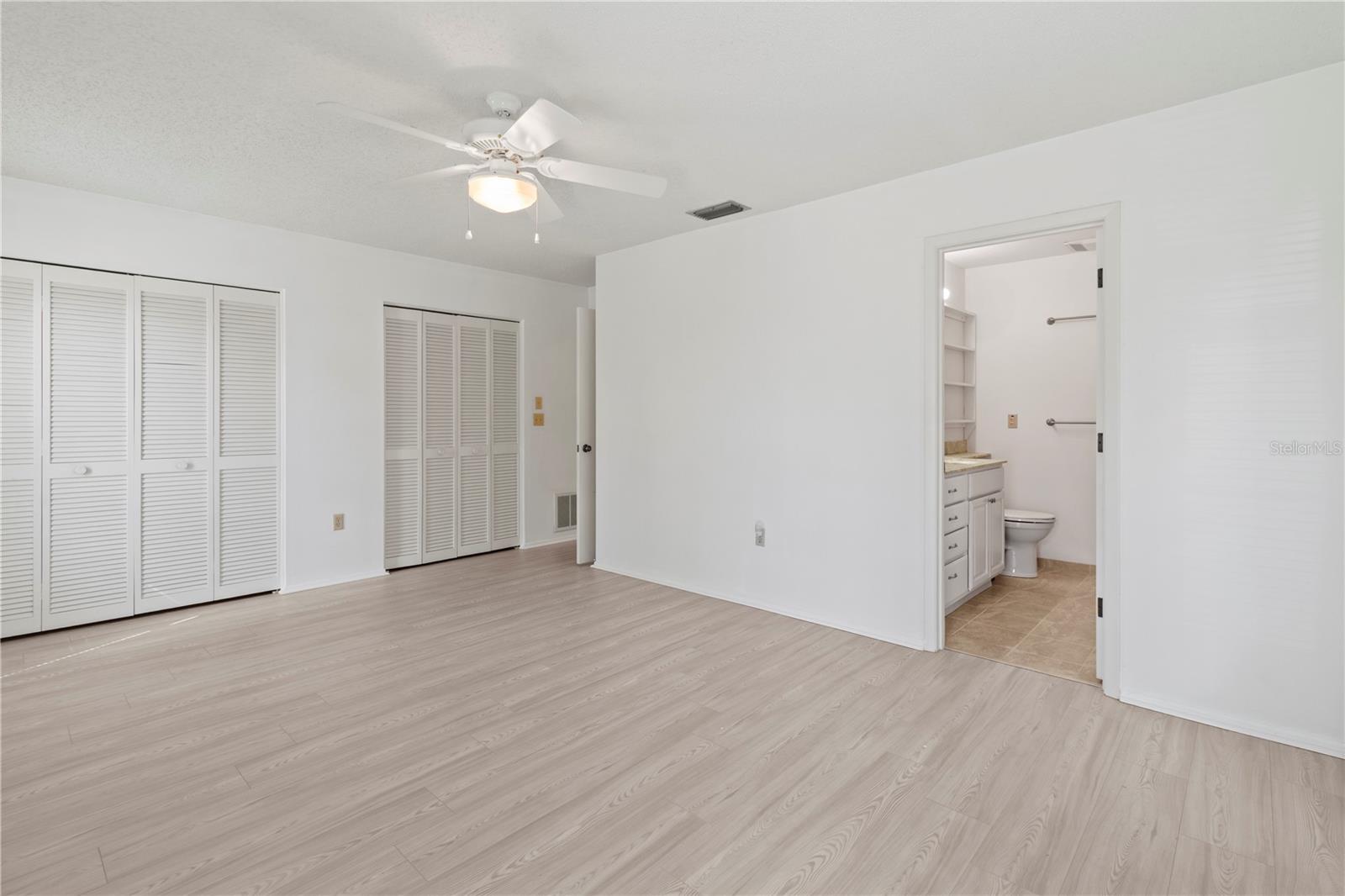 VILLAGE GREEN OF BRADENTON - Residential
