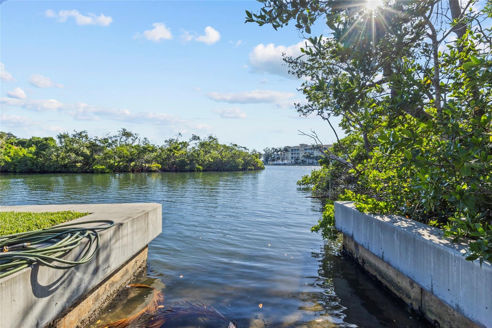 SLEEPY LAGOON - Residential
